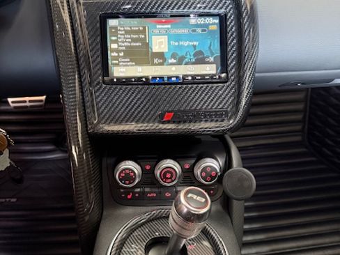 Used 2011 Audi R8 V10 image 9