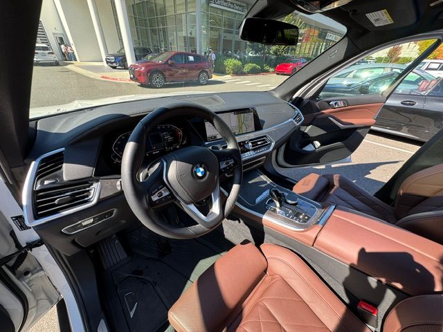 Used 2023 BMW X5 xDrive40i w/ Premium Package AWD/4WD image 6
