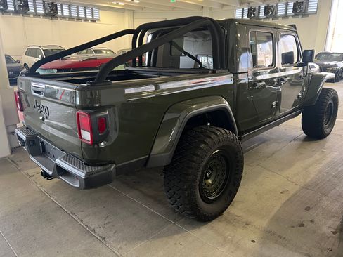 Used 2023 Jeep Gladiator Sport image 17
