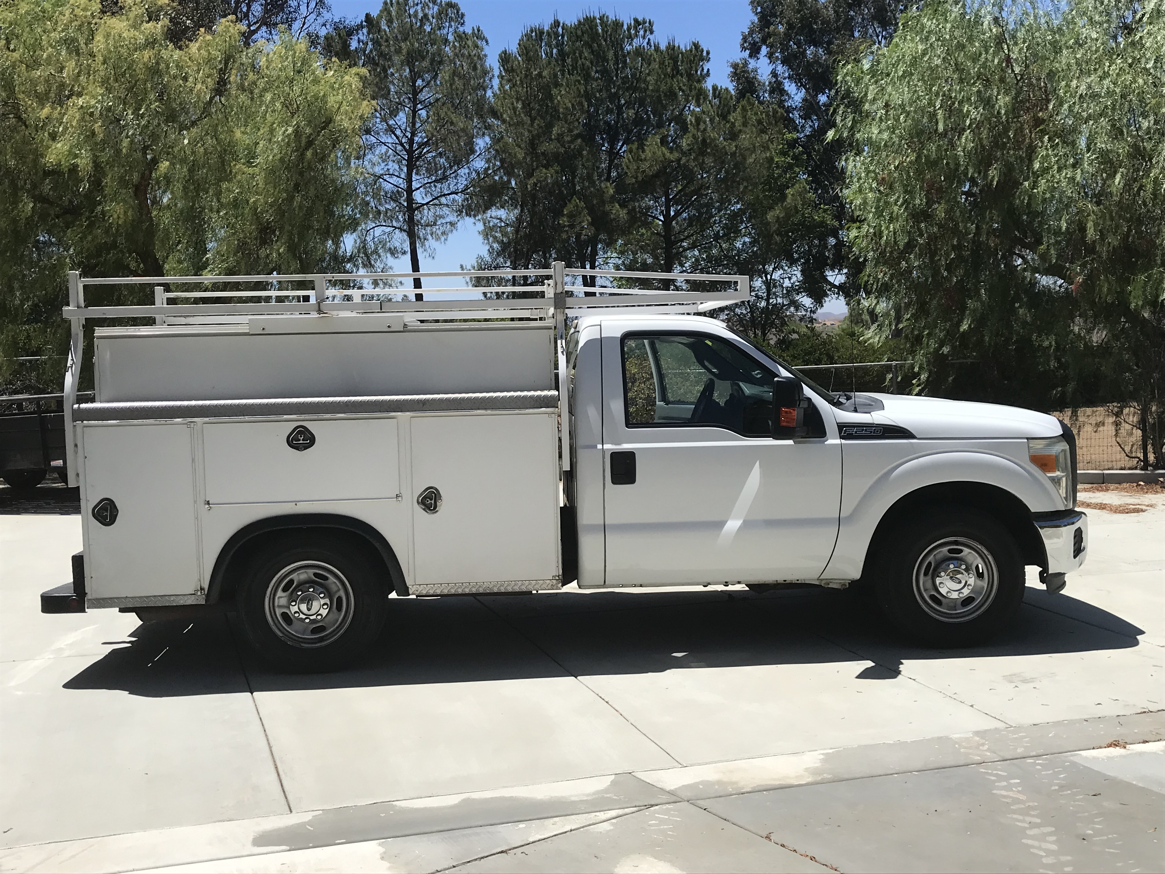 Used 2013 Ford F250 XL w/ PWR Equipment Group RWD image 2