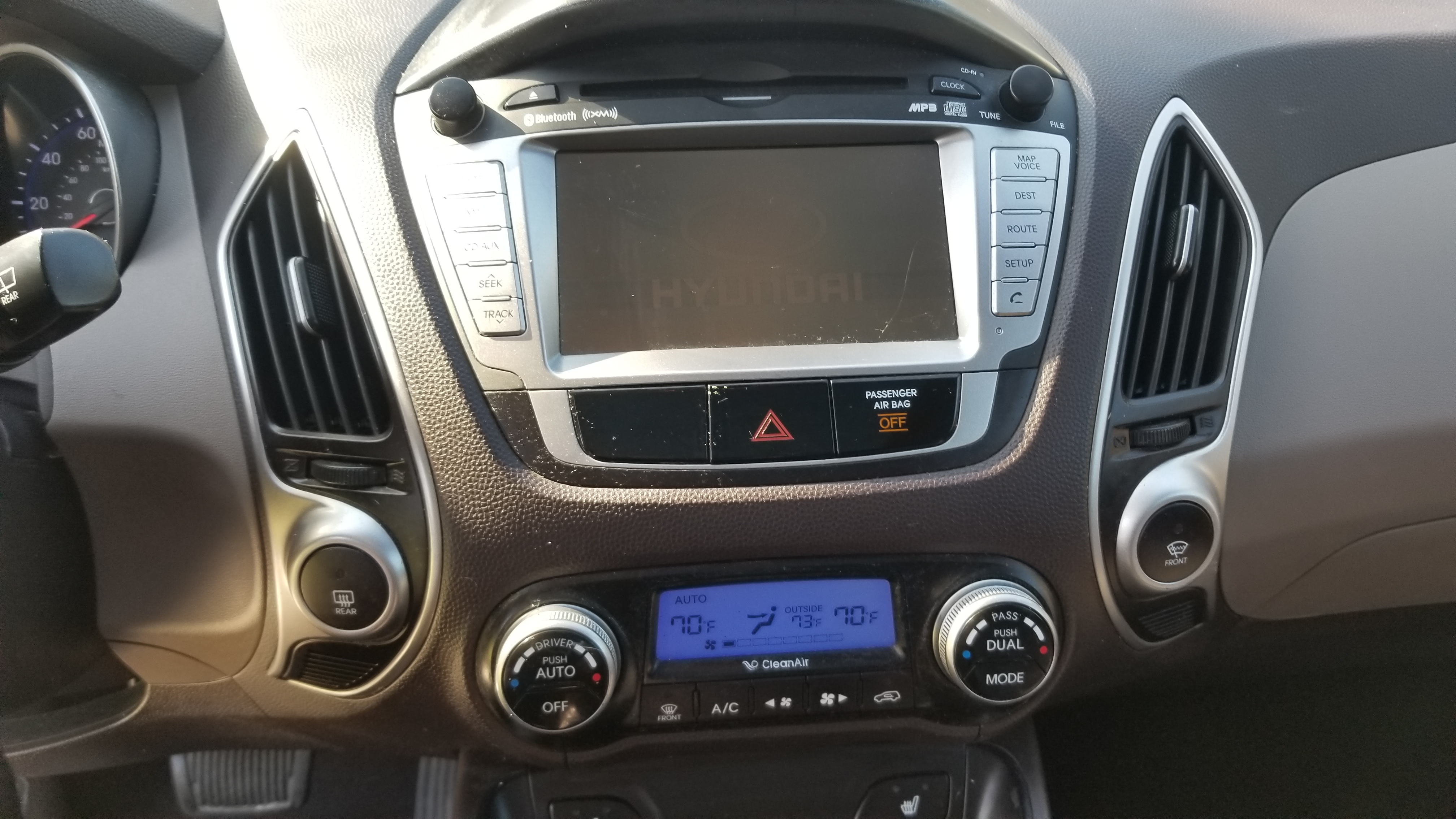 Used 2011 Hyundai Tucson Limited w/ Premium Pkg 3 FWD image 16