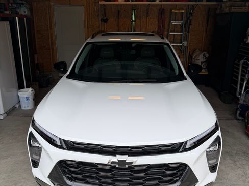 Used 2024 Chevrolet Trax ACTIV w/ Sunroof Package FWD image 8