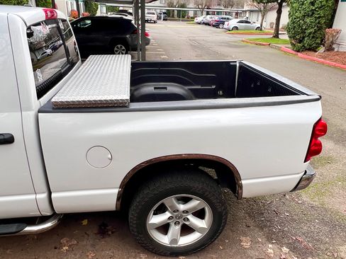 Used 2008 Dodge Ram 1500 Truck SLT image 2
