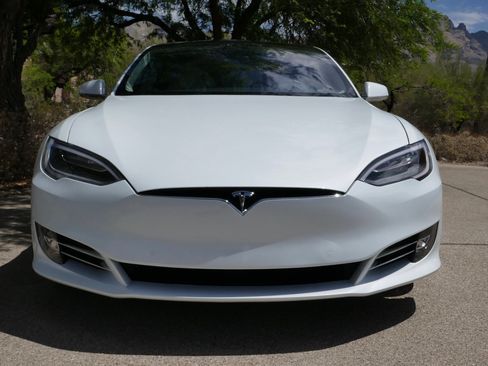 Used 2018 Tesla Model S 75D AWD/4WD image 2