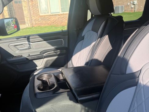 Used 2021 RAM 1500 Big Horn AWD/4WD image 2