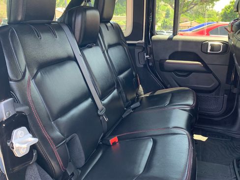 Used 2019 Jeep Wrangler Unlimited Rubicon AWD/4WD image 9