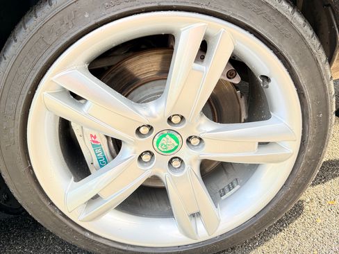 Used 2005 Jaguar S-TYPE R RWD image 12