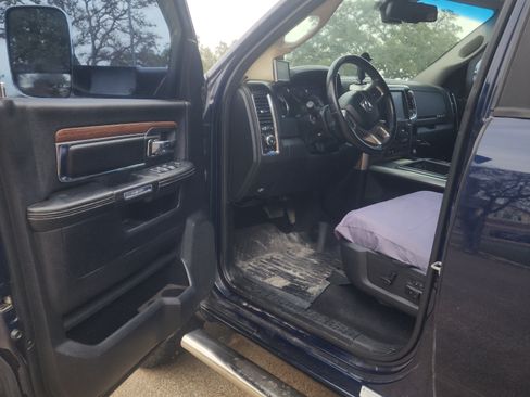 Used 2013 RAM 3500 Laramie w/ Cold Weather Group image 10