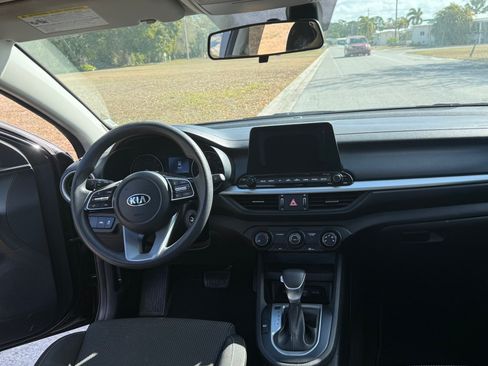 Used 2021 Kia Forte LXS image 7