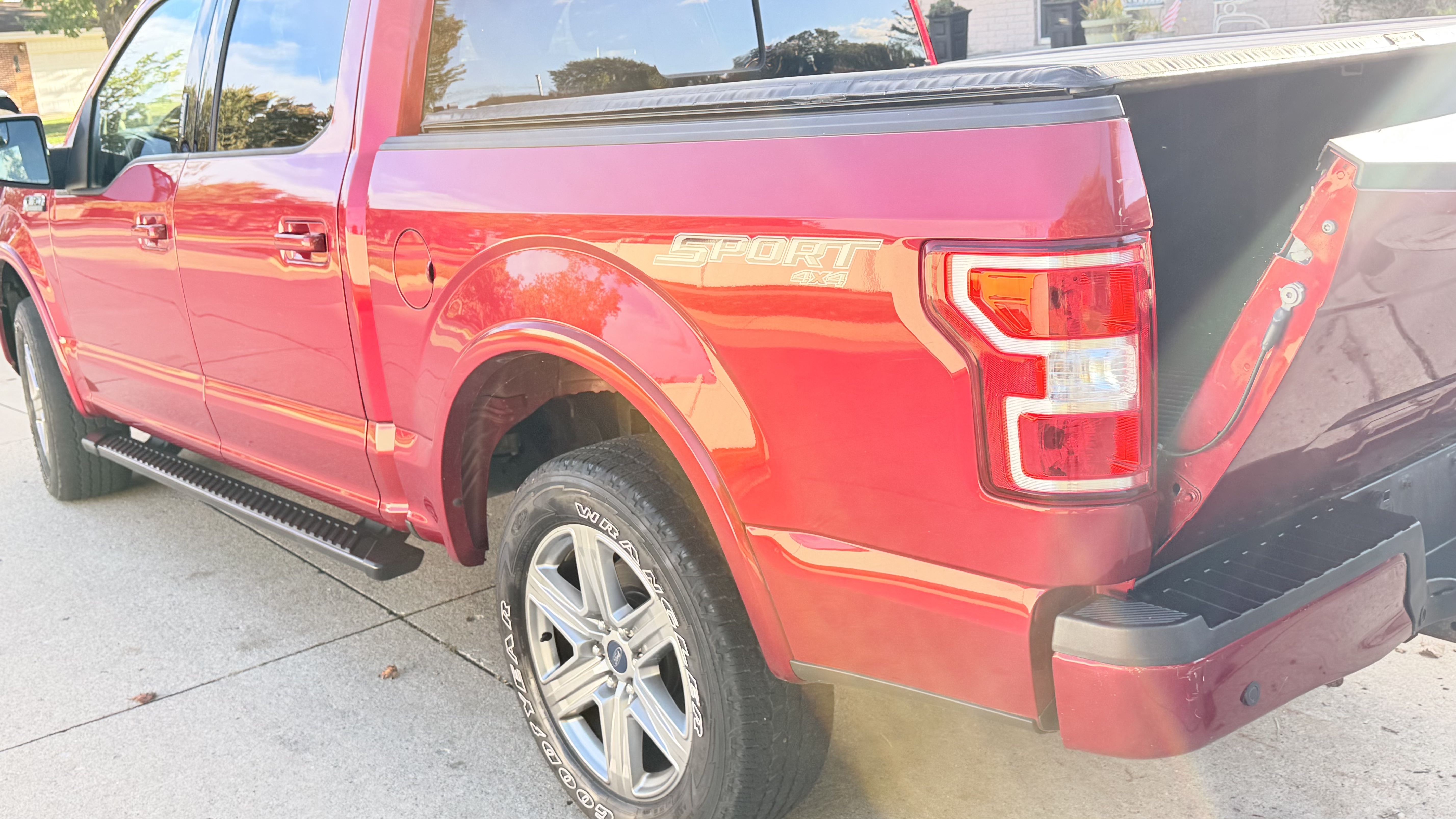 Used 2019 Ford F150 XLT w/ Equipment Group 302A Luxury AWD/4WD image 12