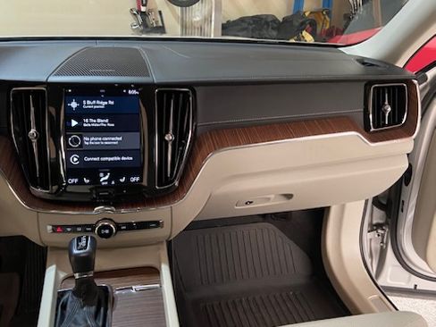 Used 2019 Volvo XC60 T5 Inscription AWD/4WD image 14