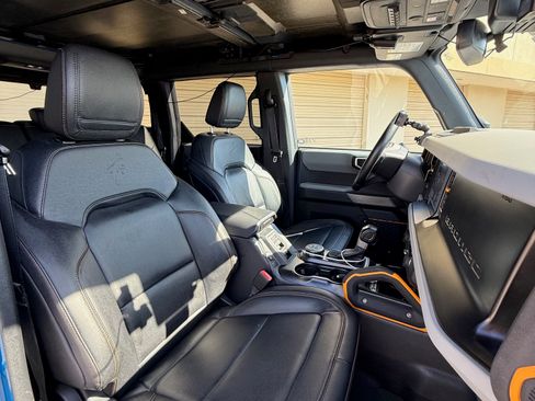 Used 2023 Ford Bronco Badlands image 14
