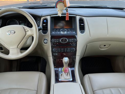 Used 2011 INFINITI EX35 Journey w/ Premium Pkg image 11