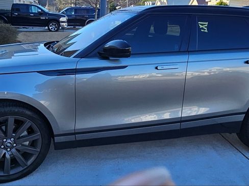 Used 2019 Land Rover Range Rover Velar S image 5