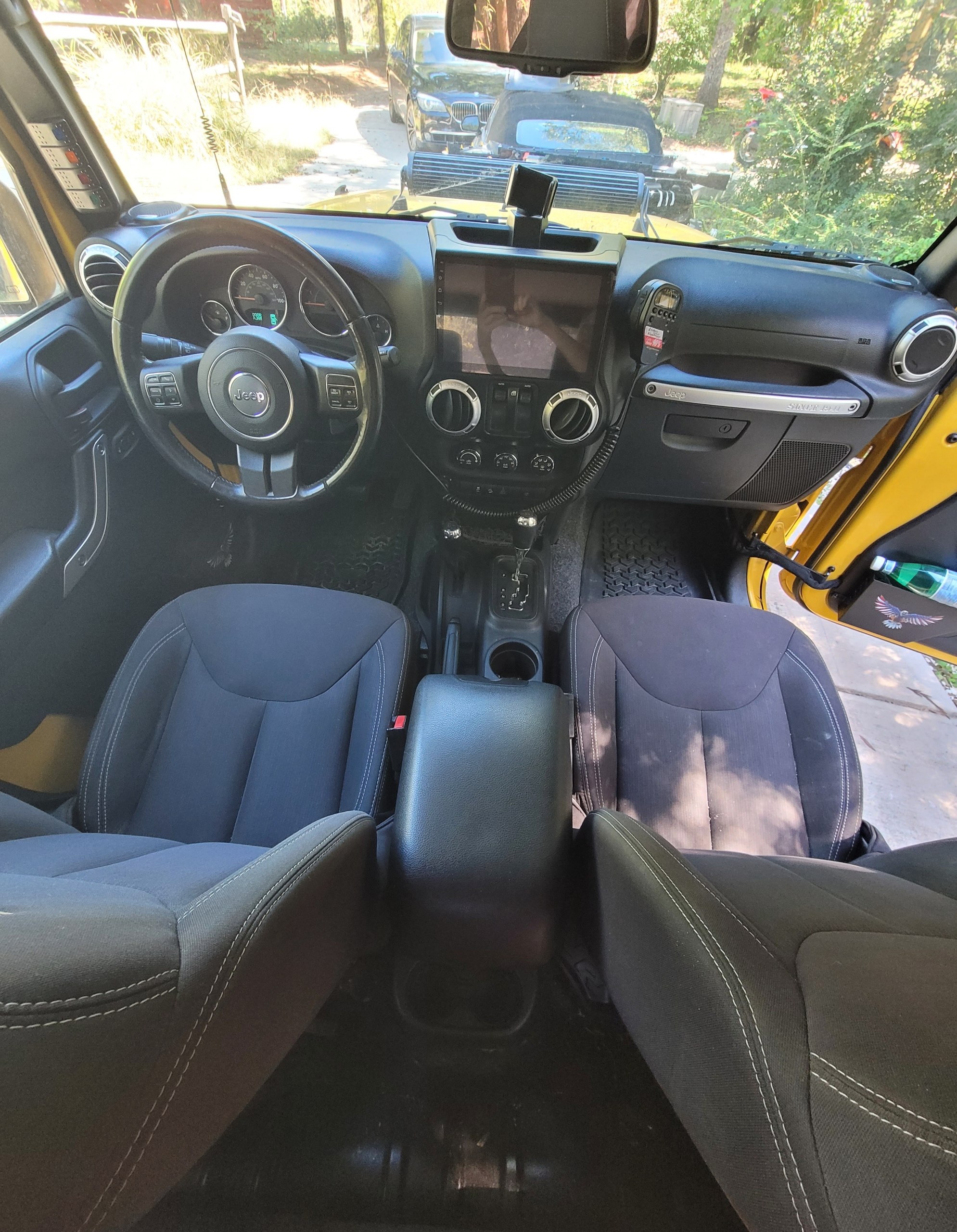 Used 2015 Jeep Wrangler Sahara w/ Dual Top Group AWD/4WD image 21