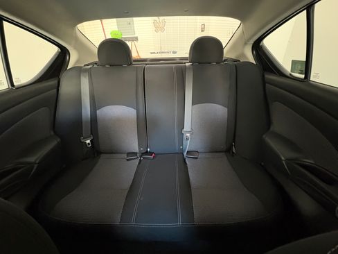 Used 2014 Nissan Versa SV image 10