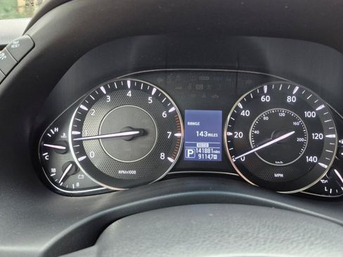 Used 2017 Nissan Armada SV image 16