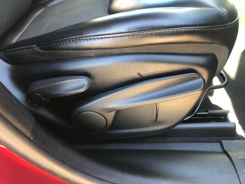 Used 2019 Jeep Cherokee Latitude Plus w/ Cold Weather Group image 22