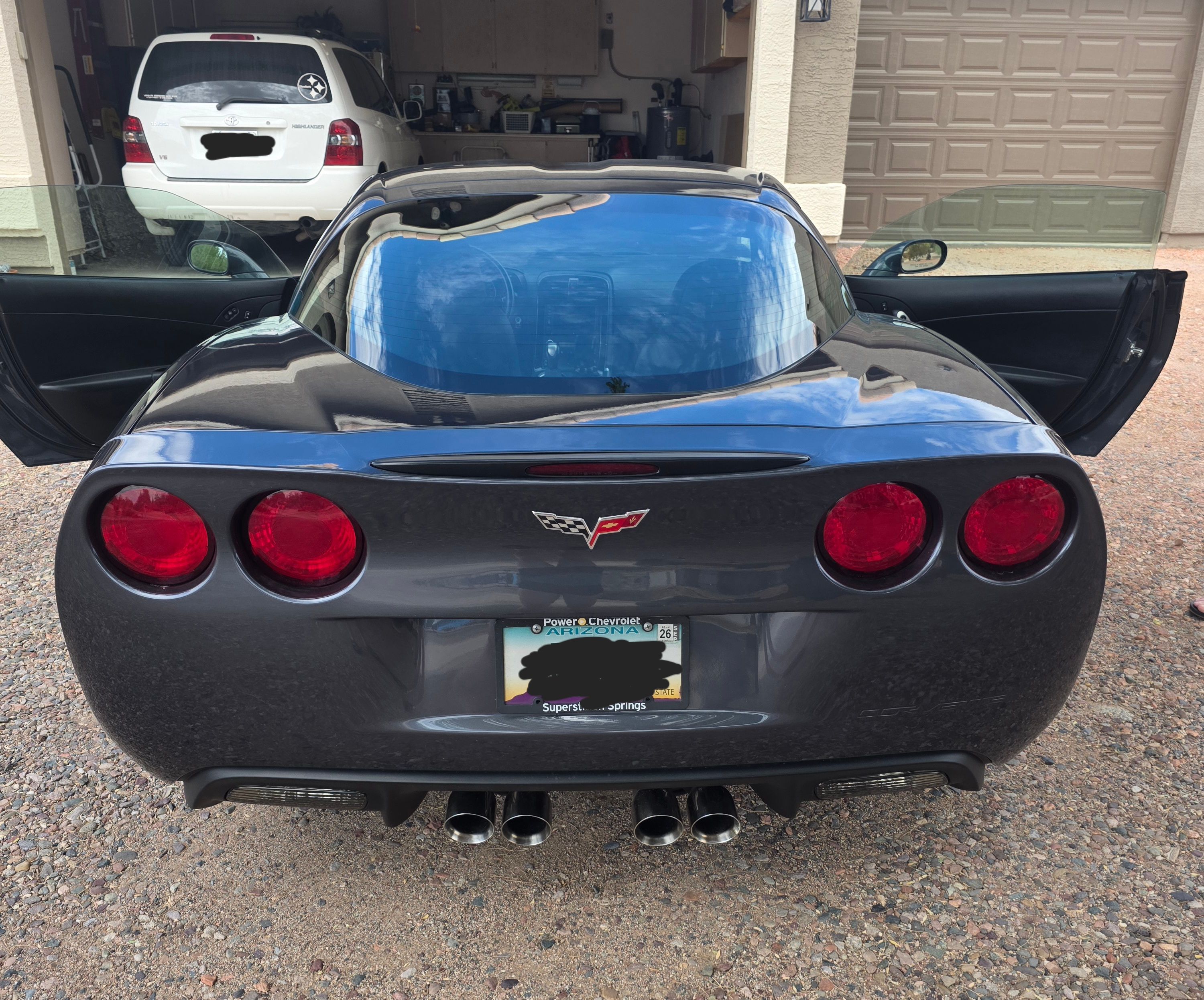Used 2009 Chevrolet Corvette Coupe w/ Preferred Equipment Group RWD image 2