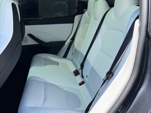 Used 2024 Tesla Model 3 Performance AWD/4WD image 11