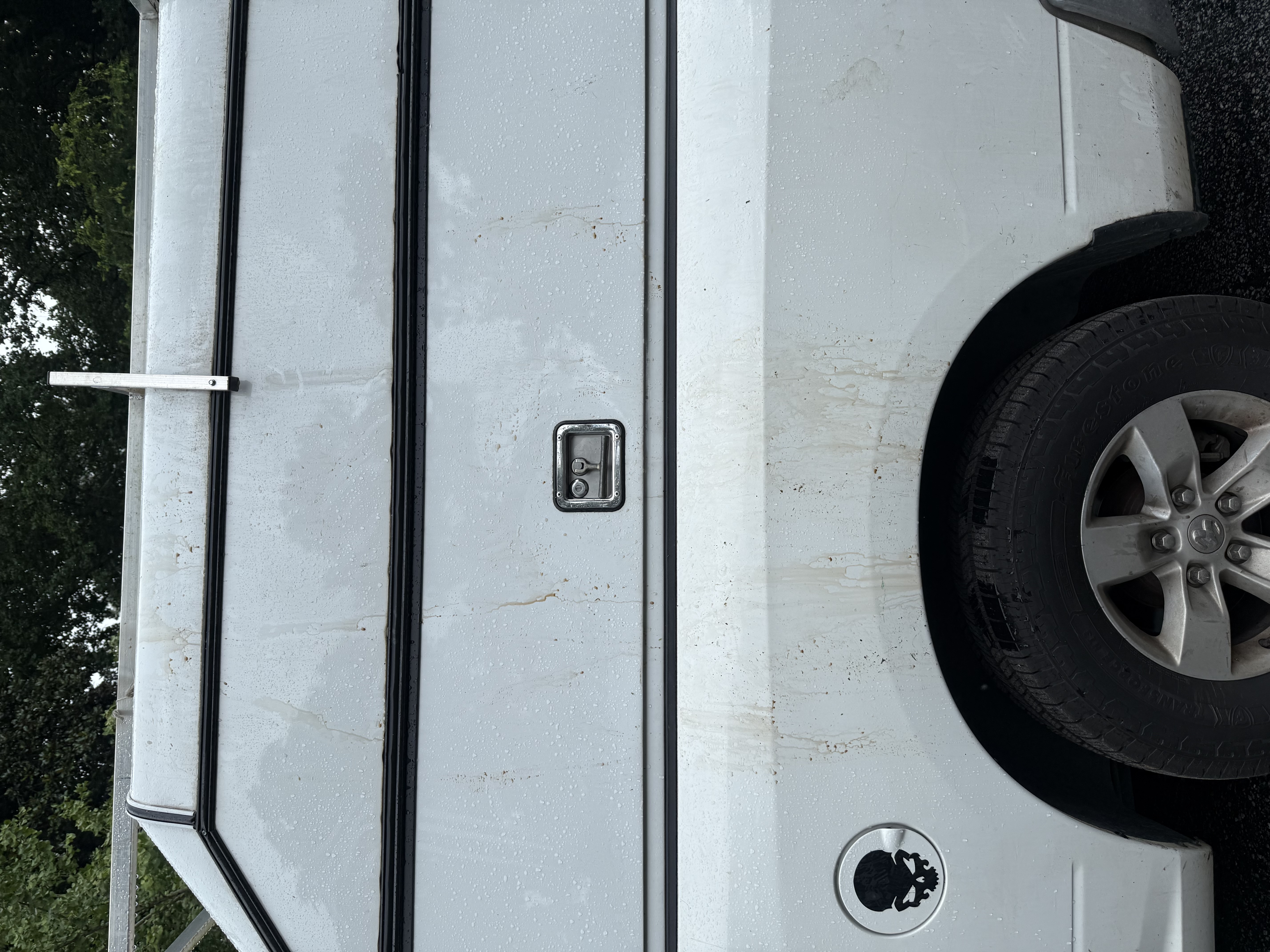 Used 2020 RAM 1500 Classic SLT AWD/4WD image 2