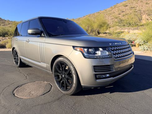 Used 2017 Land Rover Range Rover HSE image 4