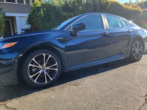 Used 2019 Toyota Camry SE image 14