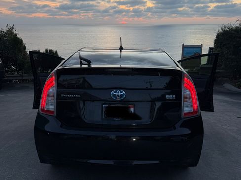 Used 2015 Toyota Prius Four image 15