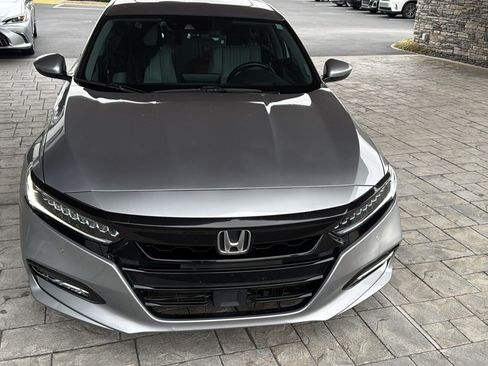 Used 2019 Honda Accord Touring image 5
