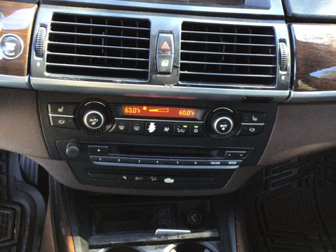 Used 2011 BMW X5 xDrive50i image 10
