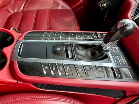 Used 2017 Porsche Macan GTS image 18