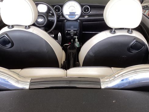 Used 2012 MINI Cooper S w/ Cold Weather Pkg image 8