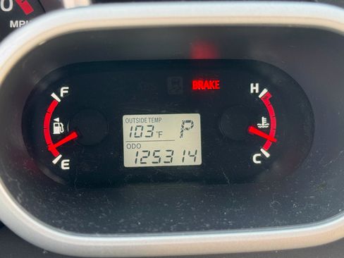 Used 2010 Toyota Matrix S AWD/4WD image 12