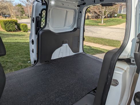 Used 2019 Ford Transit Connect XL image 4