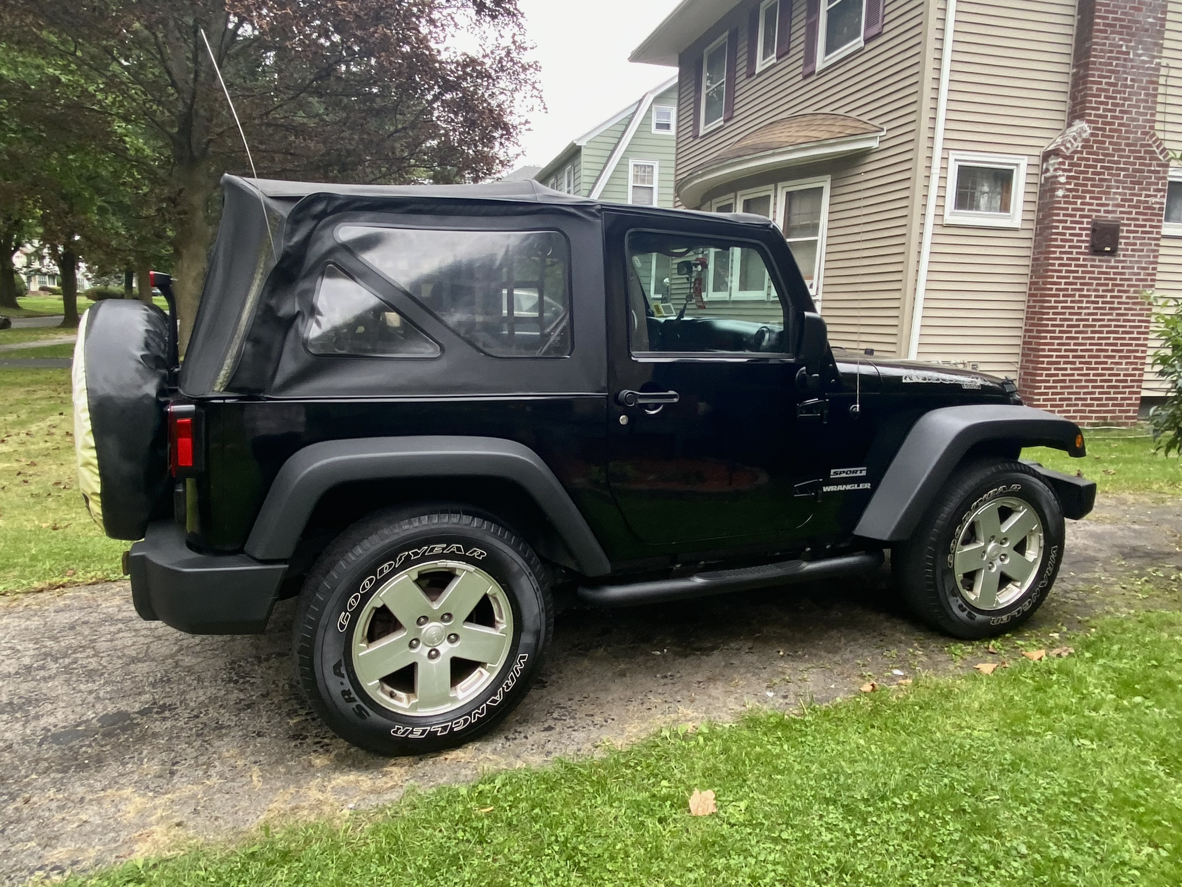 Used 2013 Jeep Wrangler Sport AWD/4WD image 2