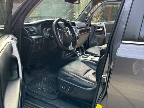 Used 2014 Toyota 4Runner Limited image 12