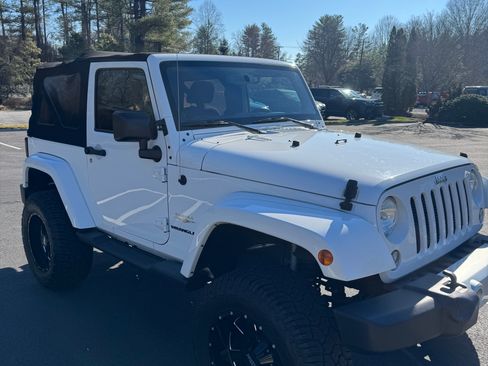 Used 2014 Jeep Wrangler Sahara w/ Connectivity Group image 5