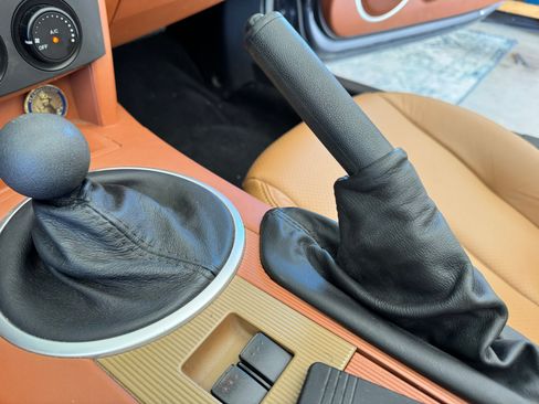 Used 2006 MAZDA MX-5 Miata Grand Touring w/ Premium Pkg image 11