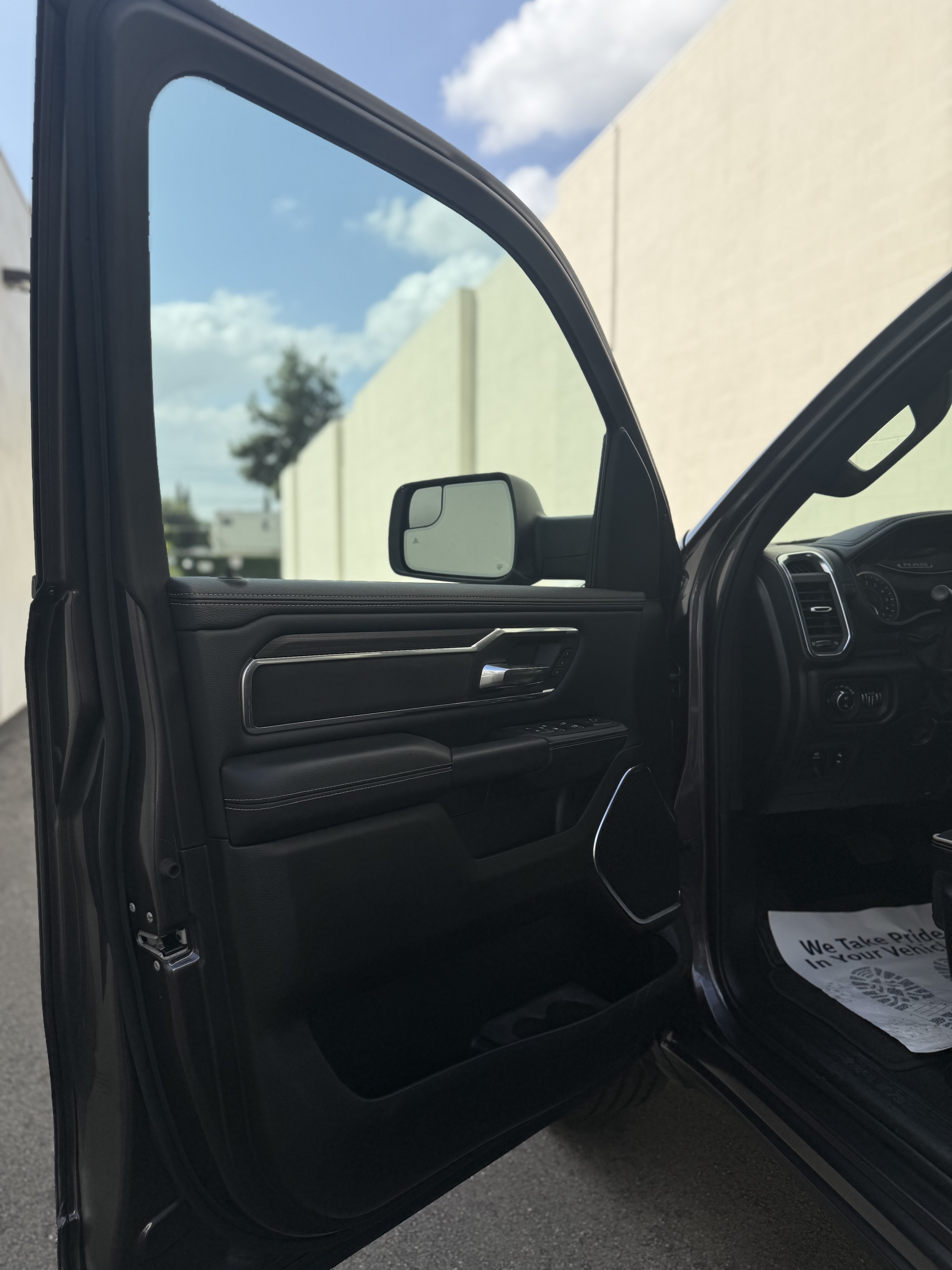 Used 2026 RAM 1500 Laramie AWD/4WD image 12