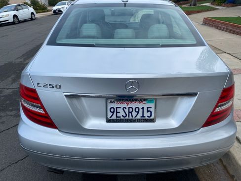 Used 2013 Mercedes-Benz C 250 Sedan image 4