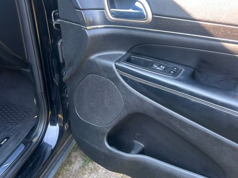 Used 2017 Jeep Grand Cherokee Limited AWD/4WD image 10