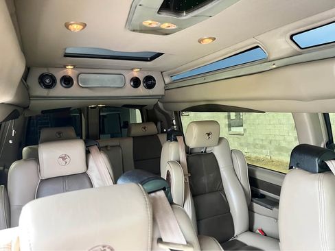 Used 2018 Chevrolet Express 2500 Extended w/ Enhanced Convenience Package image 16