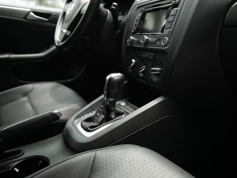 Used 2013 Volkswagen Jetta TDI image 10