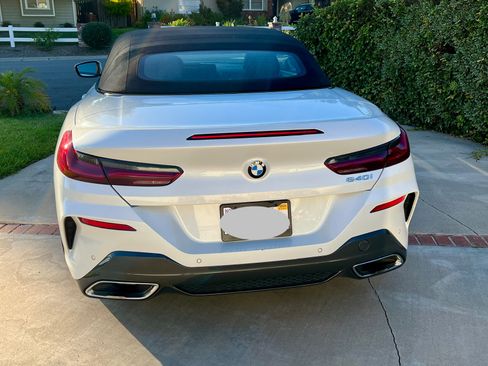 Used 2023 BMW 840i Convertible image 1