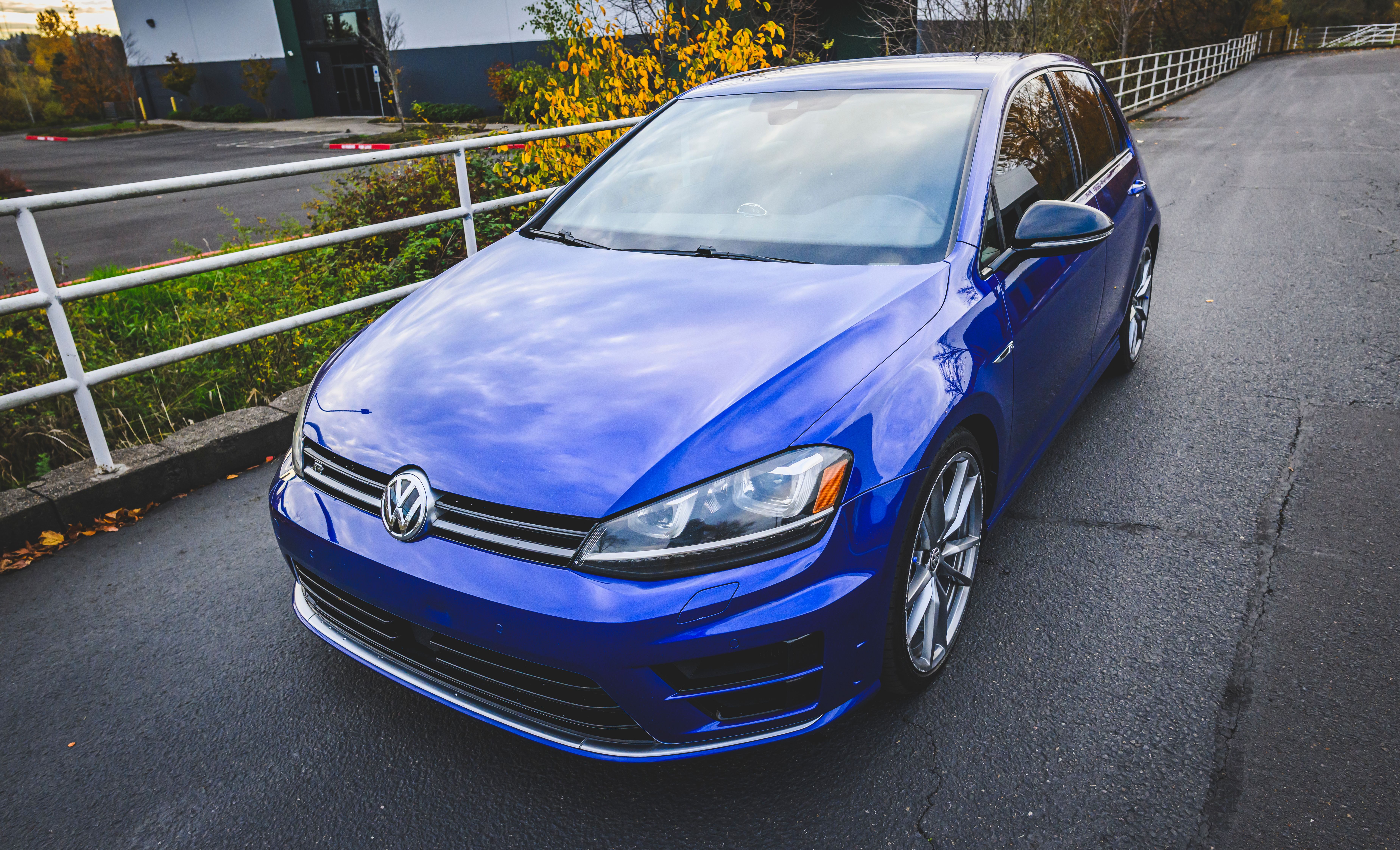 Used 2017 Volkswagen Golf R 4-Door AWD/4WD image 6