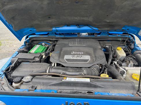 Used 2012 Jeep Wrangler Rubicon w/ PWR Convenience Group image 11