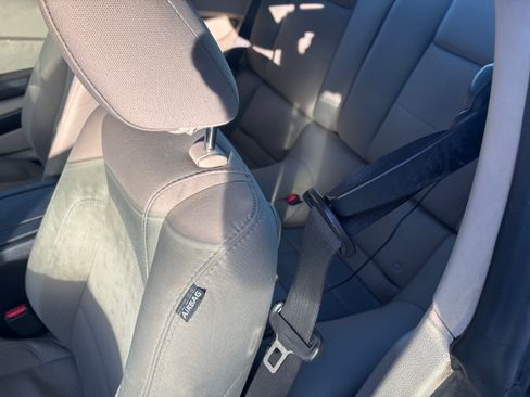 Used 2010 Ford Mustang Coupe image 8