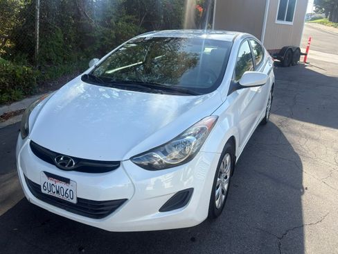 Used 2012 Hyundai Elantra GLS FWD image 8