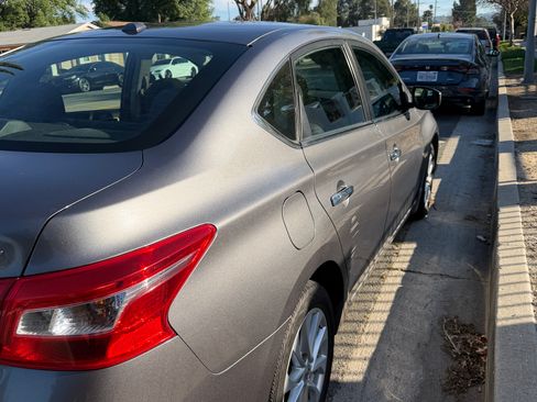 Used 2017 Nissan Sentra SV w/ Style Package image 9