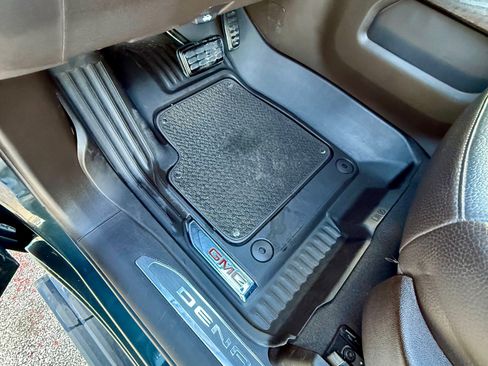 Used 2023 GMC Sierra 3500 Denali w/ Denali Ultimate Package image 18